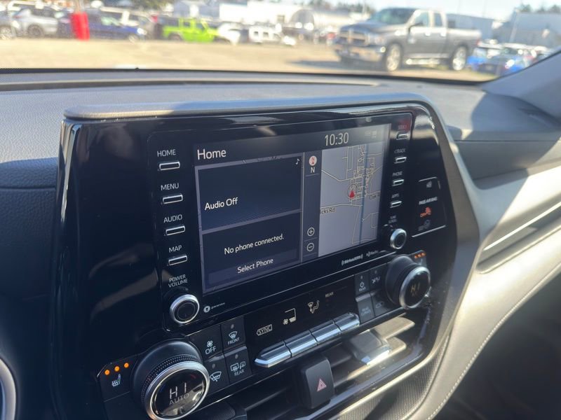 Used 2021 Toyota Highlander XLE image 16