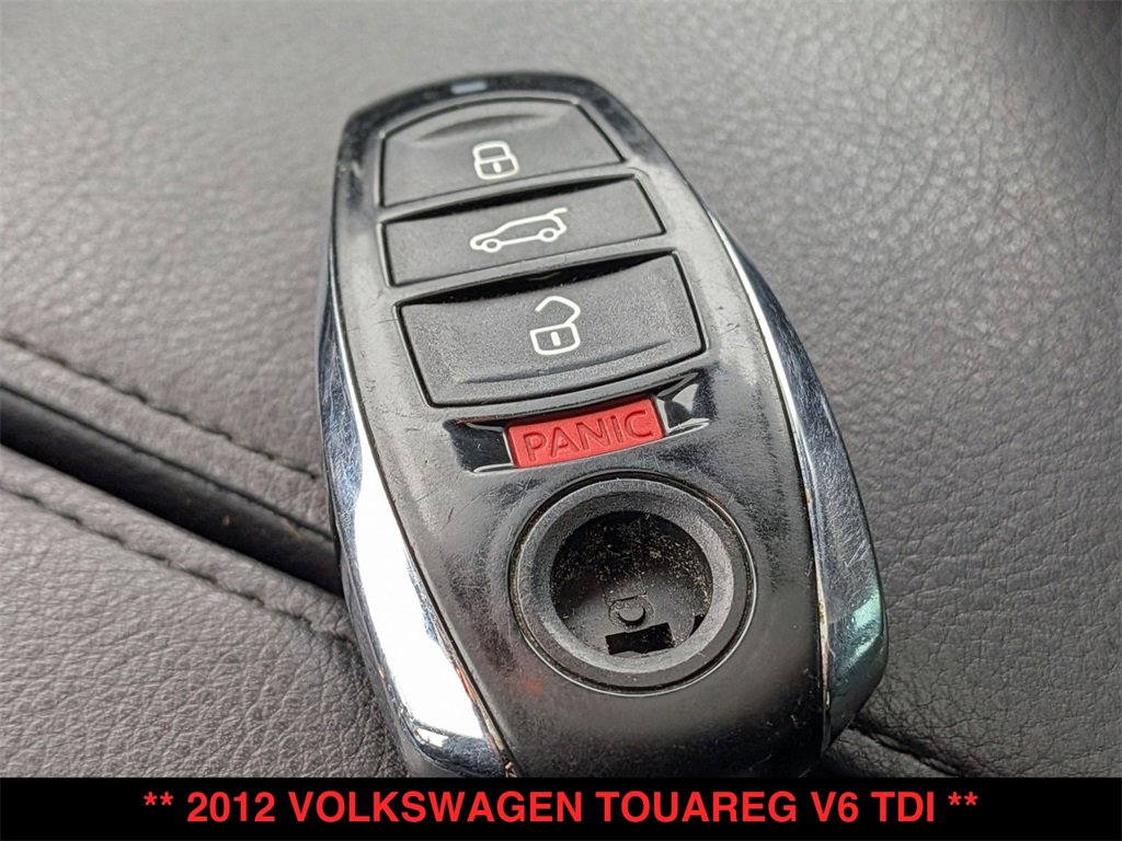 Used 2012 Volkswagen Touareg Sport image 31