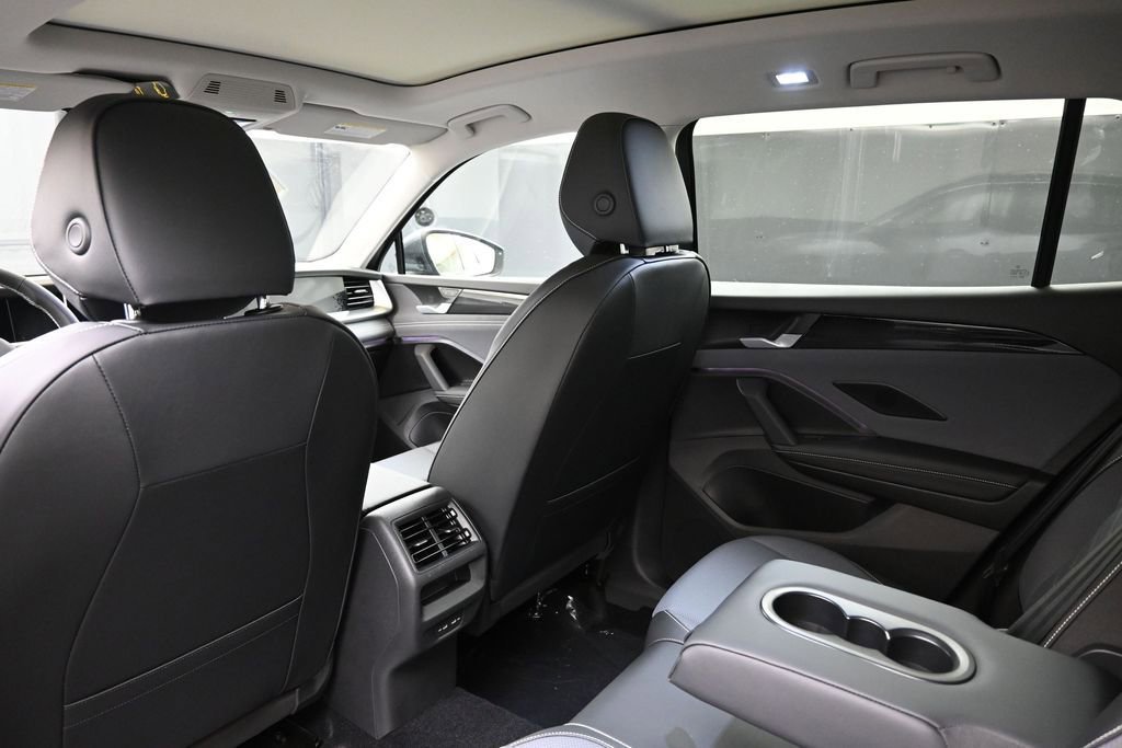 New 2026 Volkswagen Tiguan SE AWD/4WD image 19