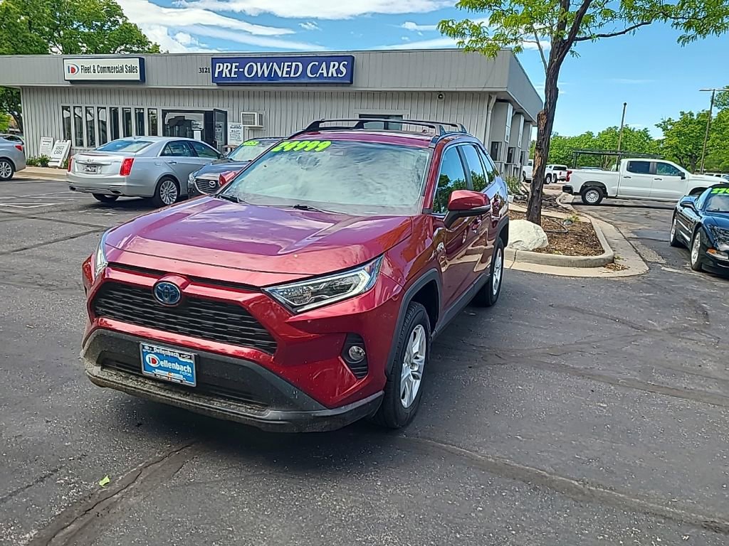 Used 2020 Toyota RAV4 XLE w/ Convenience Package AWD/4WD image 3