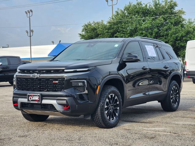 Used 2025 Chevrolet Traverse Z71 AWD/4WD image 3