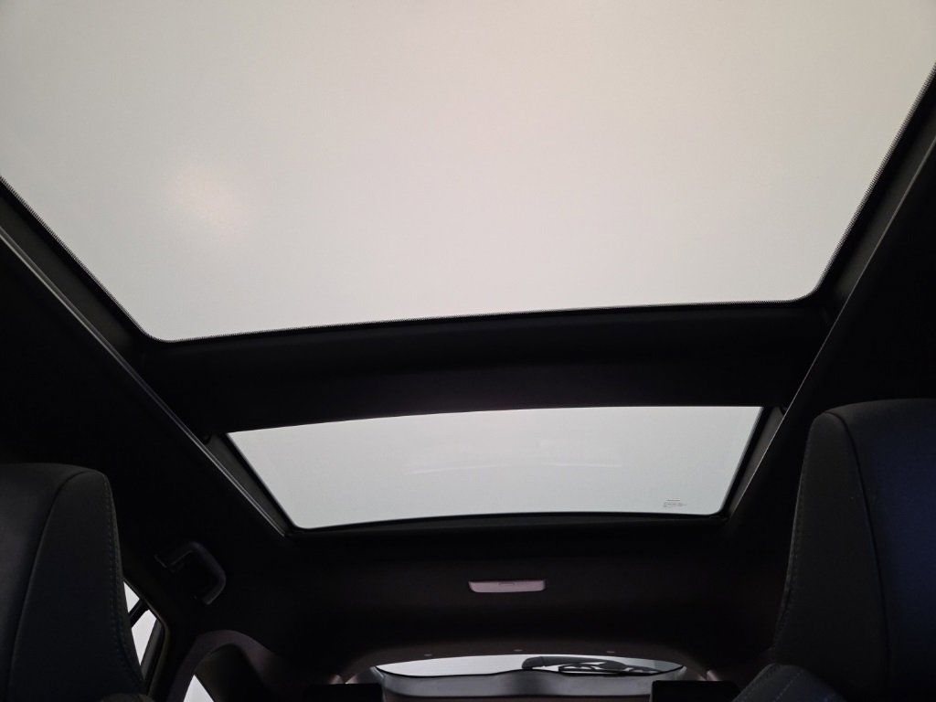 Used 2023 Toyota Venza Limited image 13