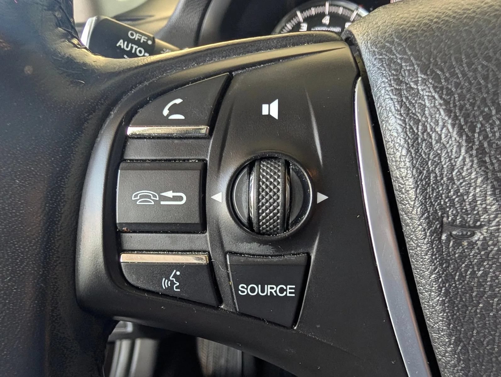 Used 2018 Acura TLX w/ Technology Package FWD image 31