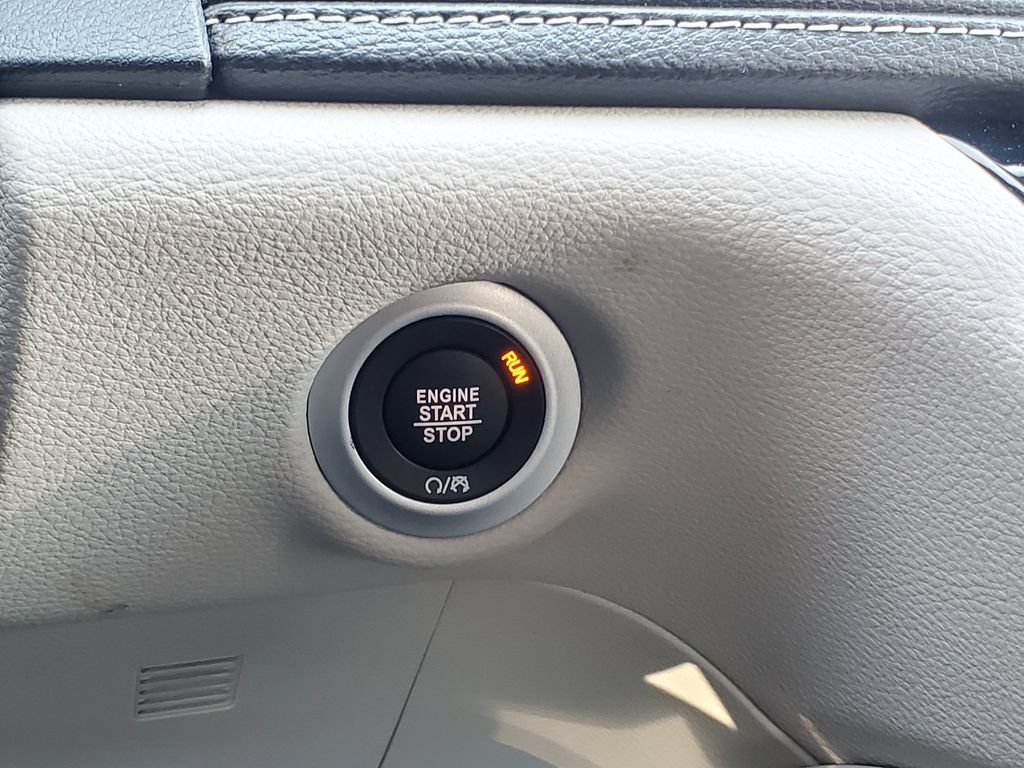 Used 2024 Chrysler Pacifica Limited w/ Uconnect Theater Family Group AWD/4WD image 17