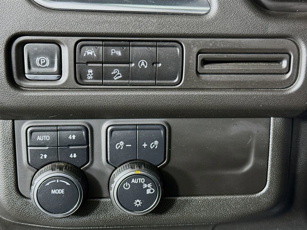 Used 2024 Chevrolet Tahoe Premier image 10