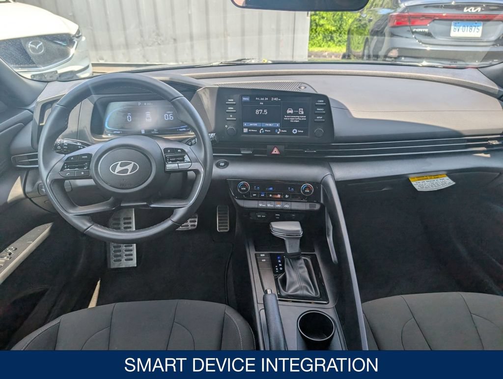Certified 2025 Hyundai Elantra Sport FWD image 17
