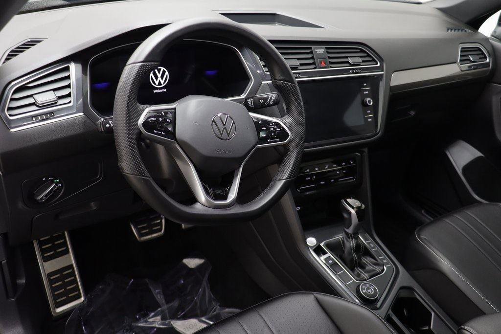 Certified 2024 Volkswagen Tiguan SE R-Line image 6