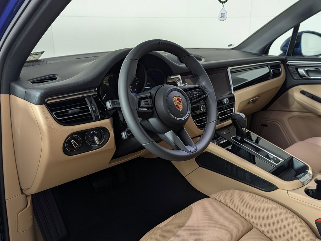New 2026 Porsche Macan image 4