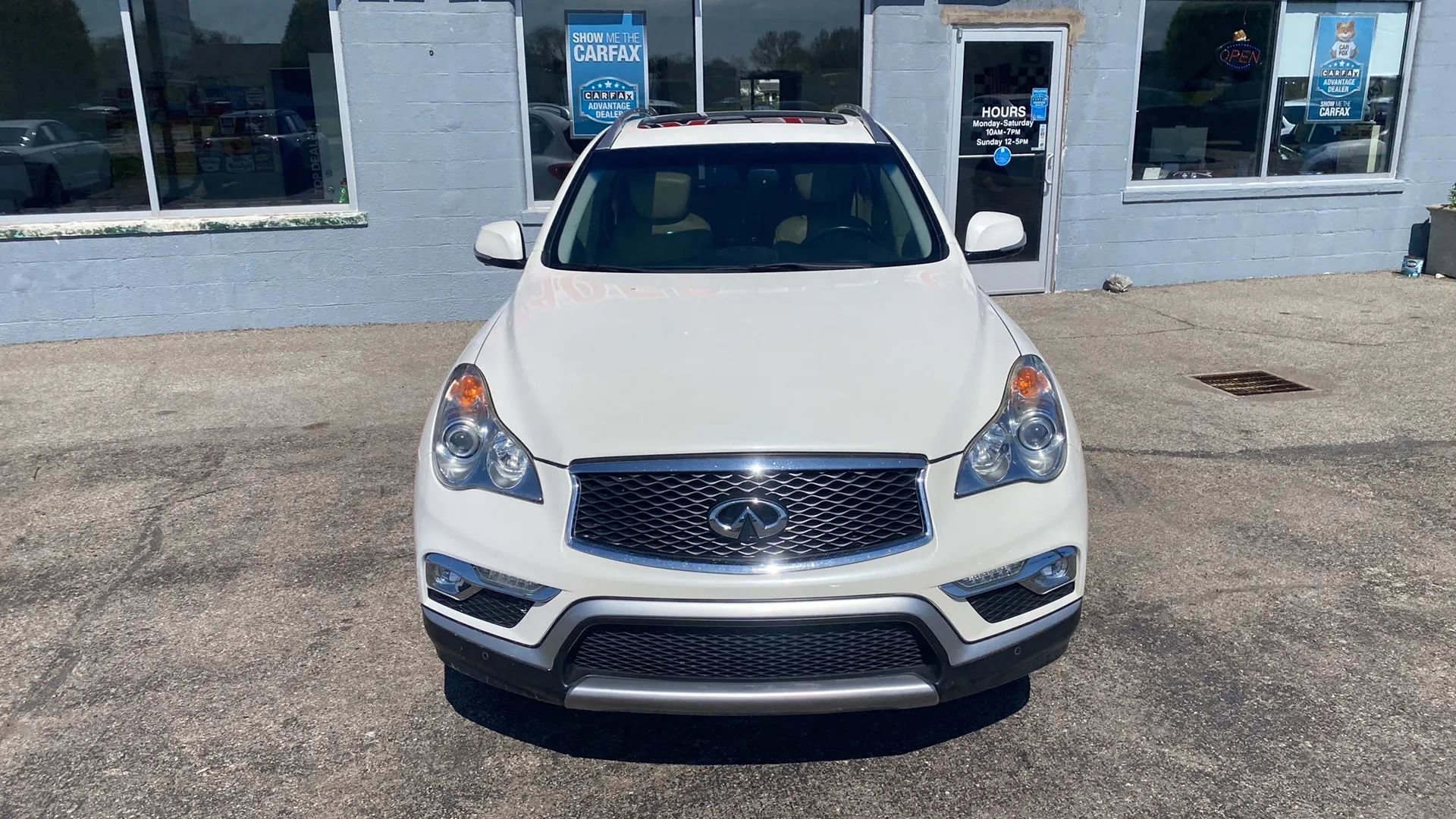 Used 2017 INFINITI QX50 2WD w/ Premium Plus Package image 11