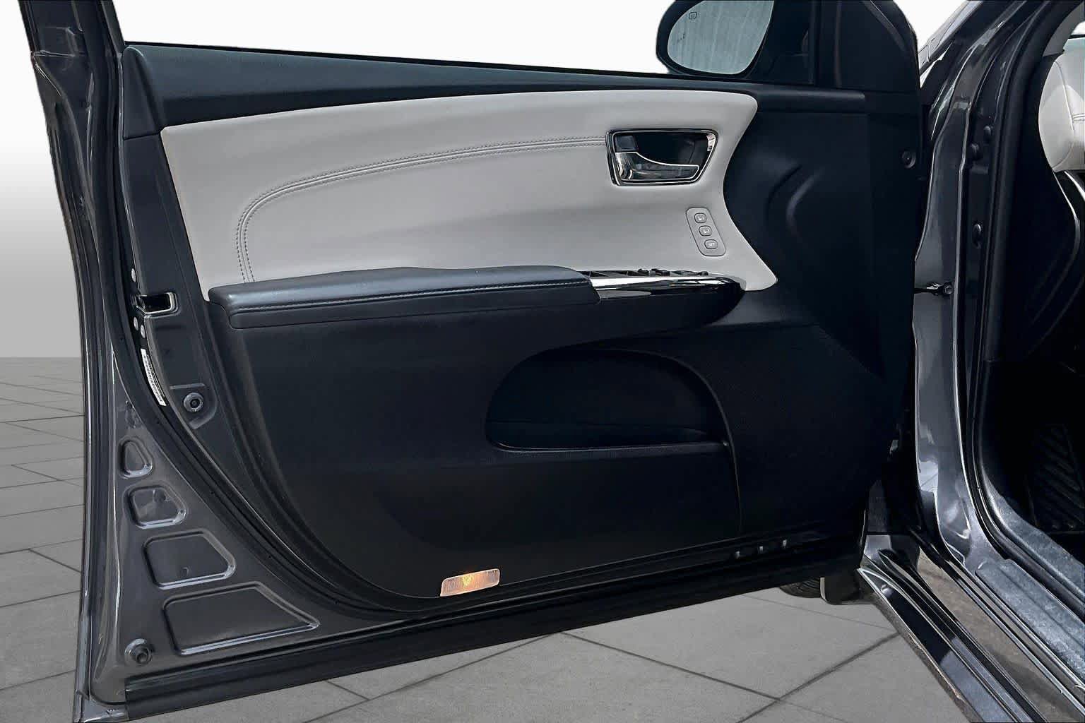 Used 2018 Toyota Avalon XLE Premium FWD image 22
