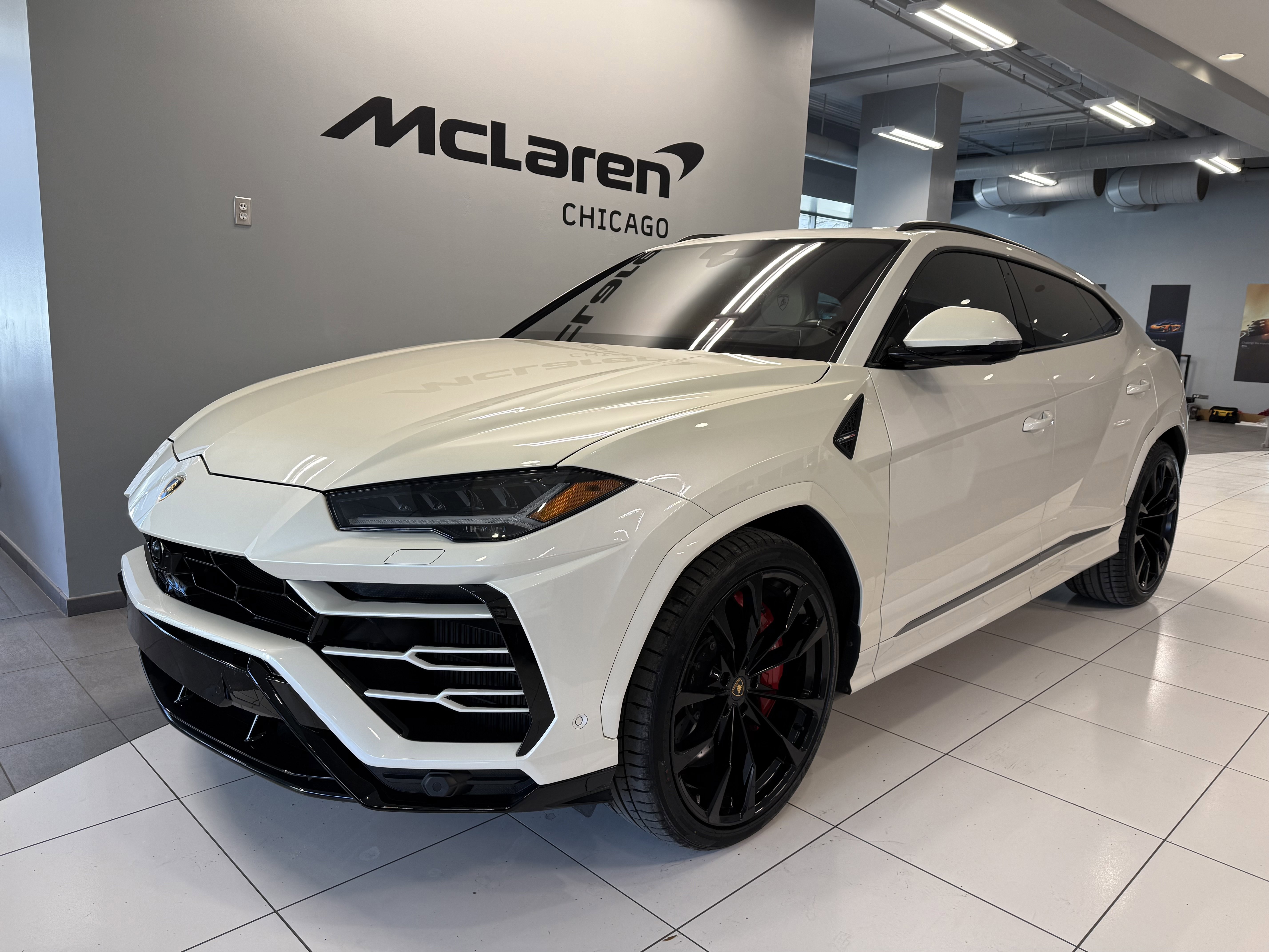 Used 2022 Lamborghini Urus image 8