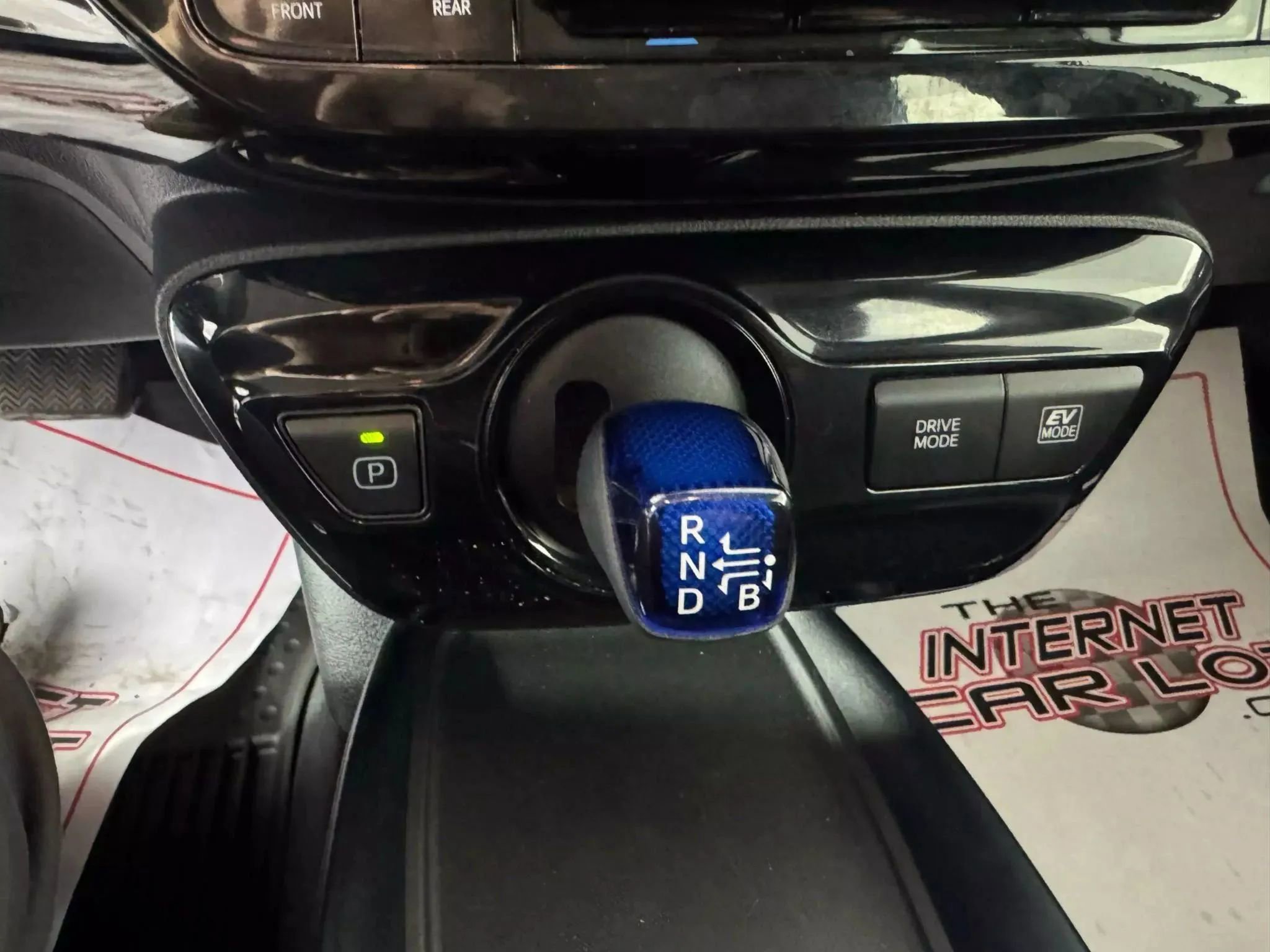 Used 2022 Toyota Prius LE FWD image 17