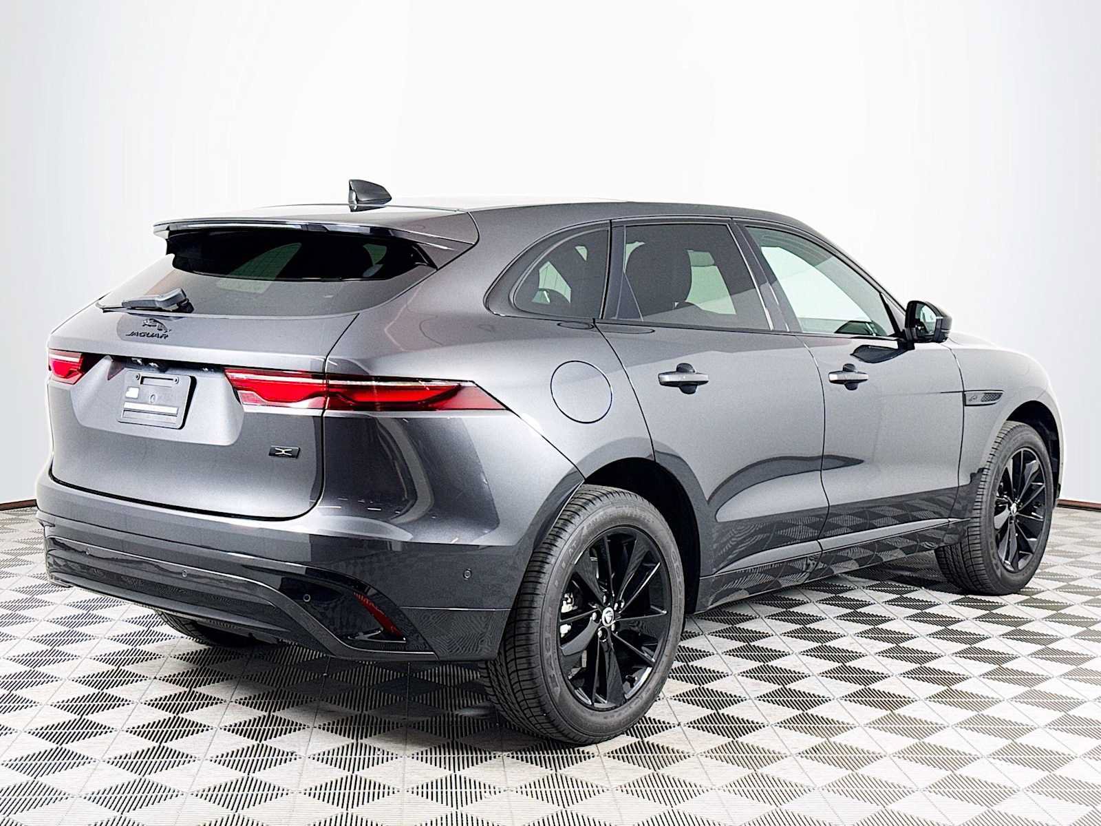 Used 2026 Jaguar F-PACE R-Dynamic S AWD/4WD image 5