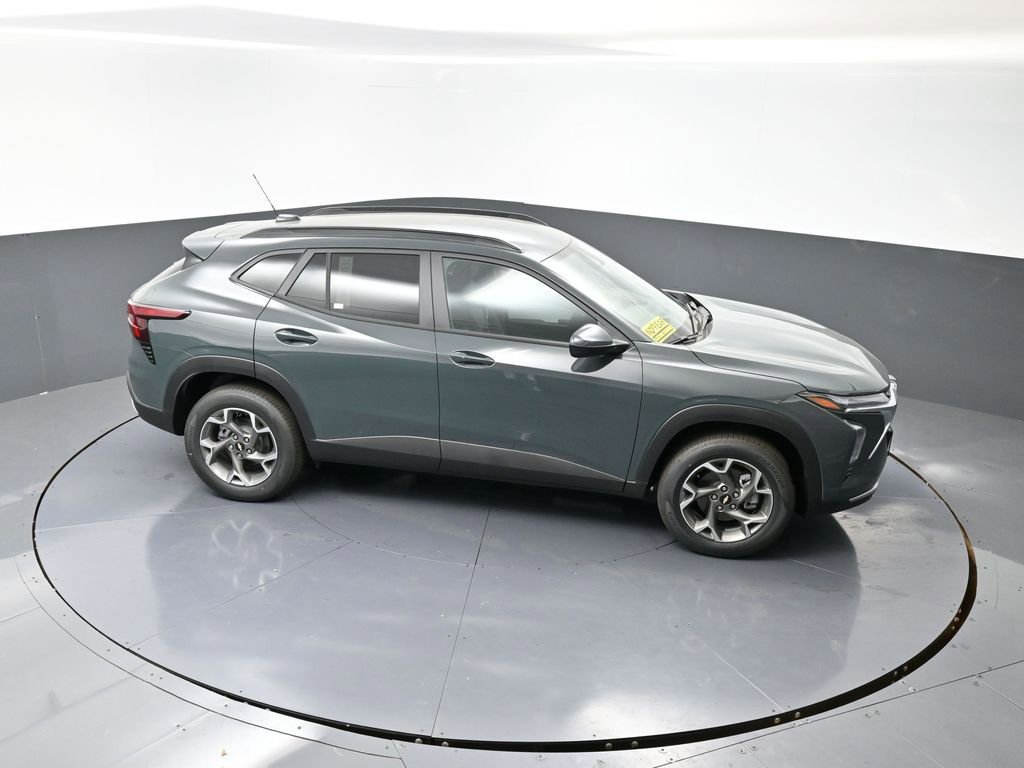 New 2025 Chevrolet Trax LT w/ Driver Confidence Package image 34