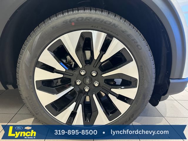 New 2026 Ford Explorer Platinum w/ LUX Leather Package AWD/4WD image 29