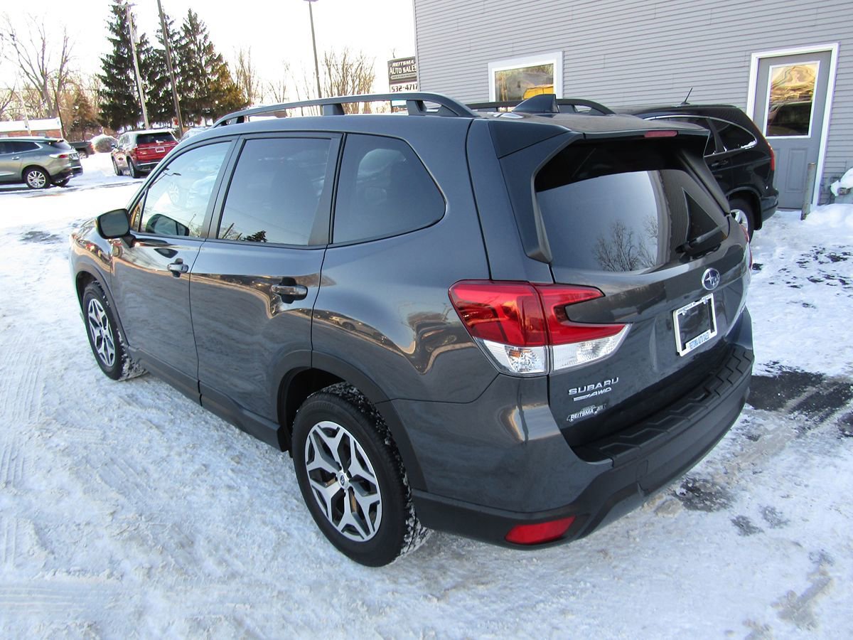 Used 2024 Subaru Forester Premium w/ POP Package 1 AWD/4WD image 3