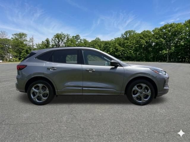 Used 2024 Ford Escape ST-Line w/ Tech Pack #1 AWD/4WD image 10