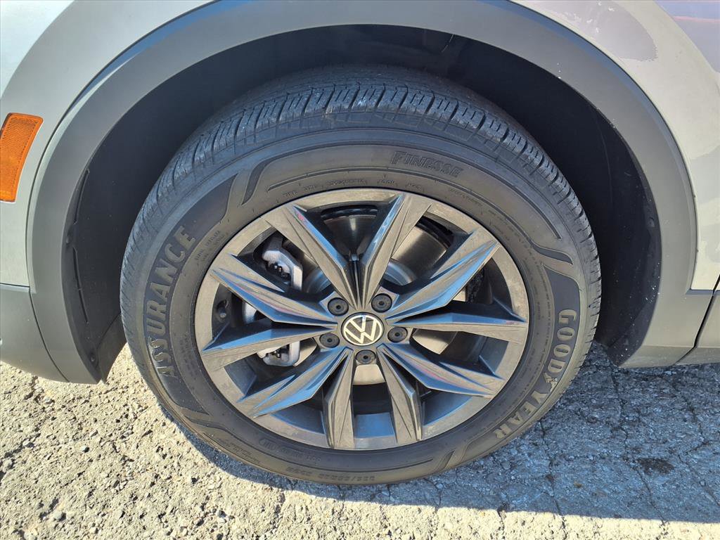 Used 2024 Volkswagen Tiguan Wolfsburg Edition image 18