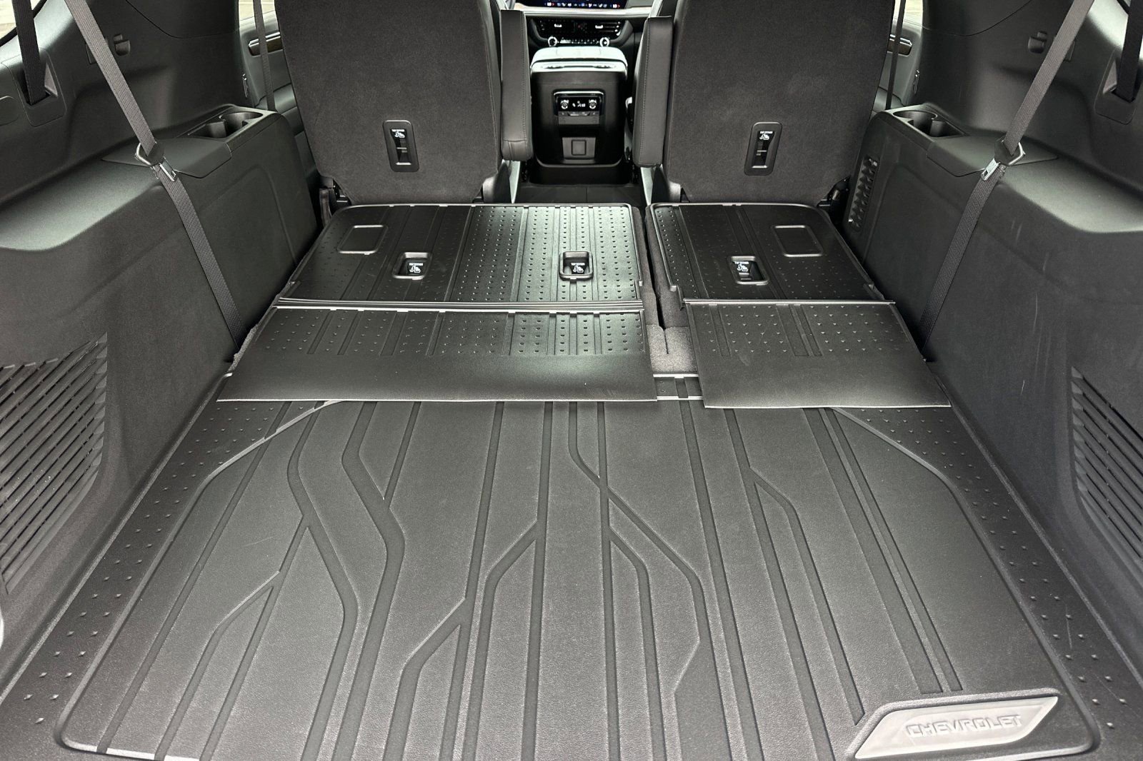 New 2026 Chevrolet Suburban High Country w/ LPO, Illumination Package image 16