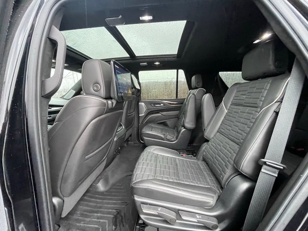 Certified 2022 Cadillac Escalade Sport Platinum w/ LPO, ONYX Package image 28