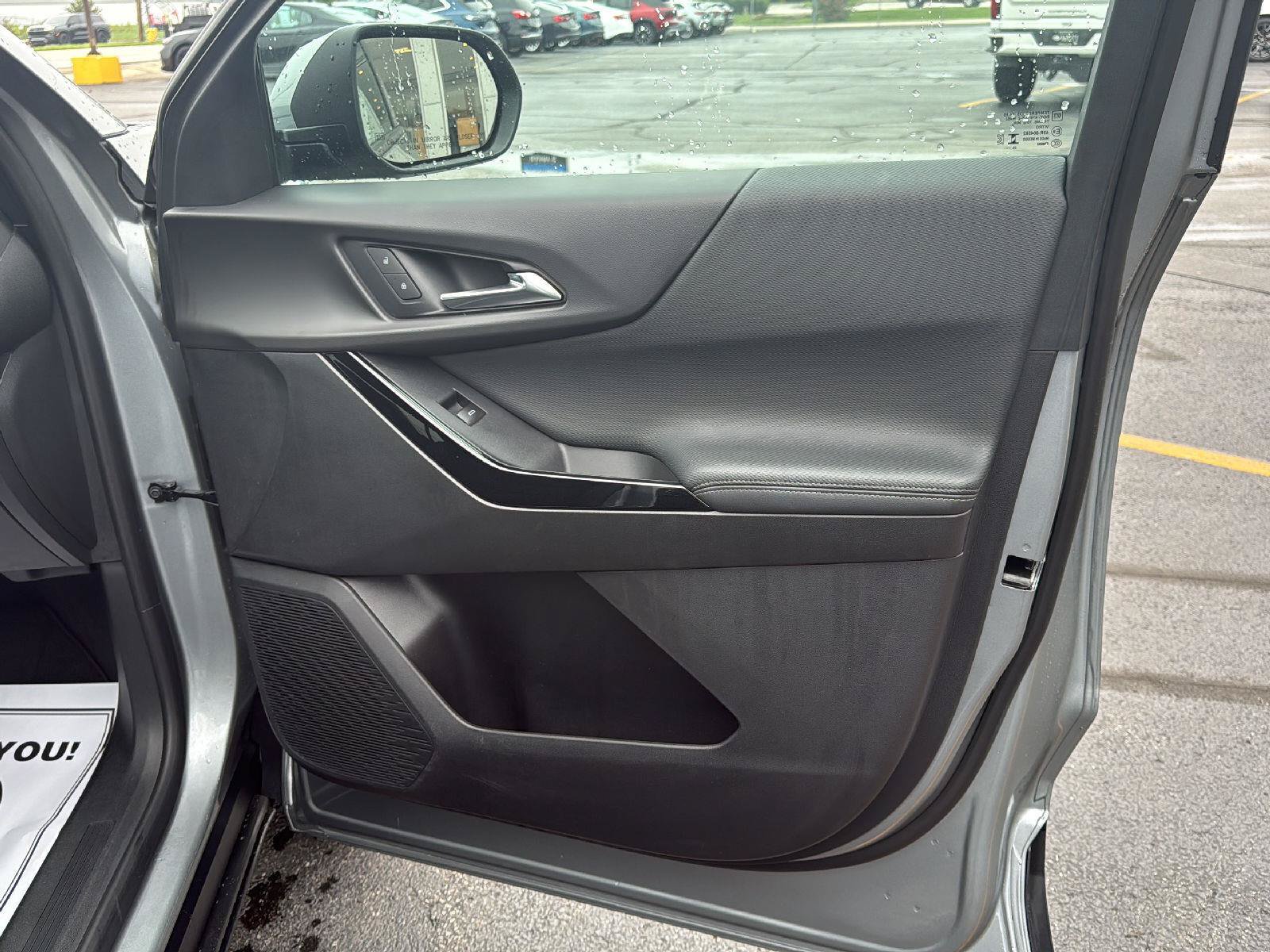 Used 2026 Chevrolet Equinox LT AWD/4WD image 28