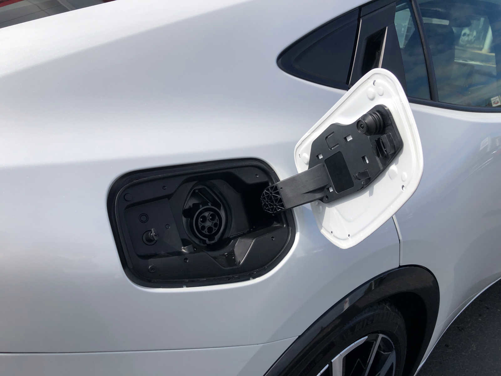 Used 2026 Toyota Prius Plug-In Hybrid w/ Limited Premium Package FWD image 32