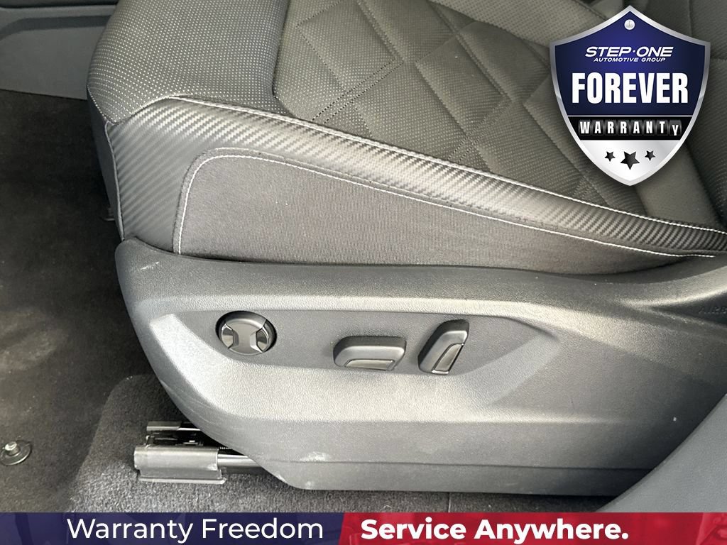 Used 2025 Volkswagen Atlas Cross Sport SE FWD image 15