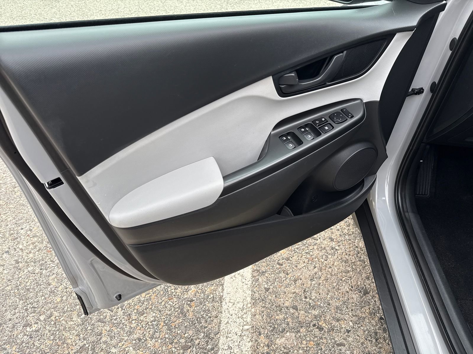 Used 2022 Hyundai Kona SEL w/ Cargo Package AWD/4WD image 10