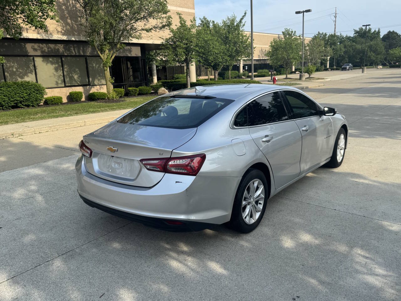 Used 2021 Chevrolet Malibu LT FWD image 6