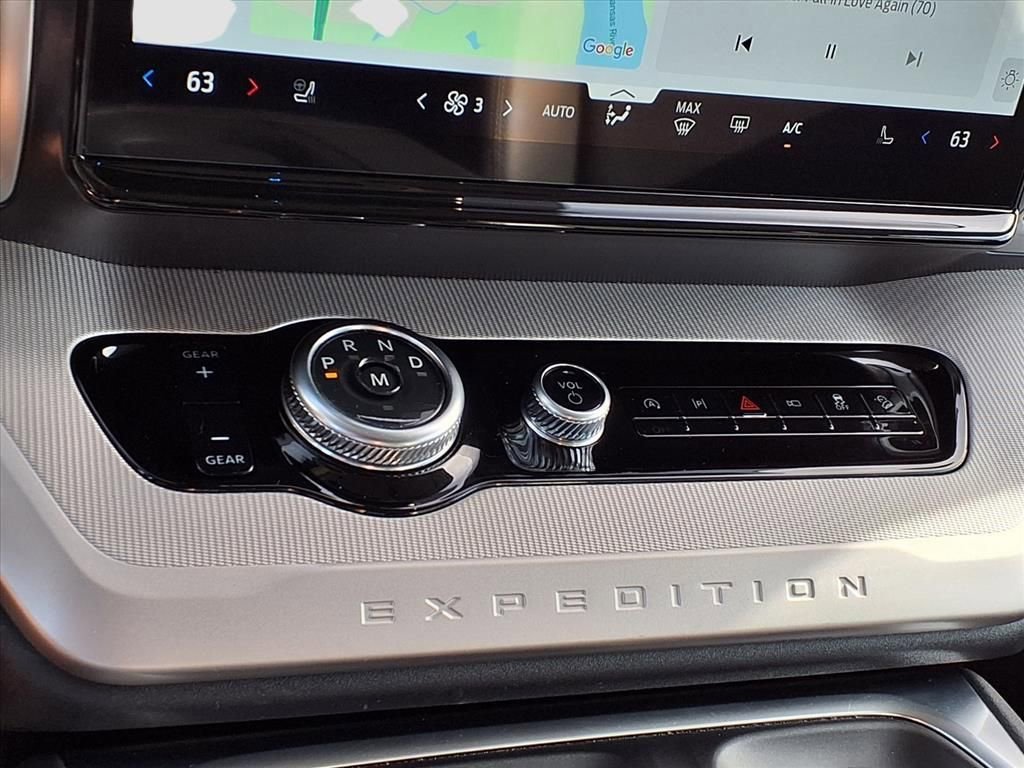 Used 2025 Ford Expedition Active image 12