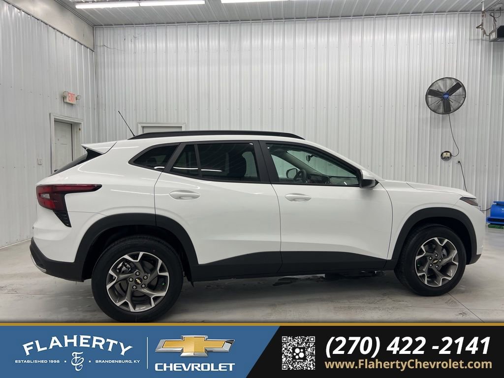 New 2026 Chevrolet Trax LT image 2