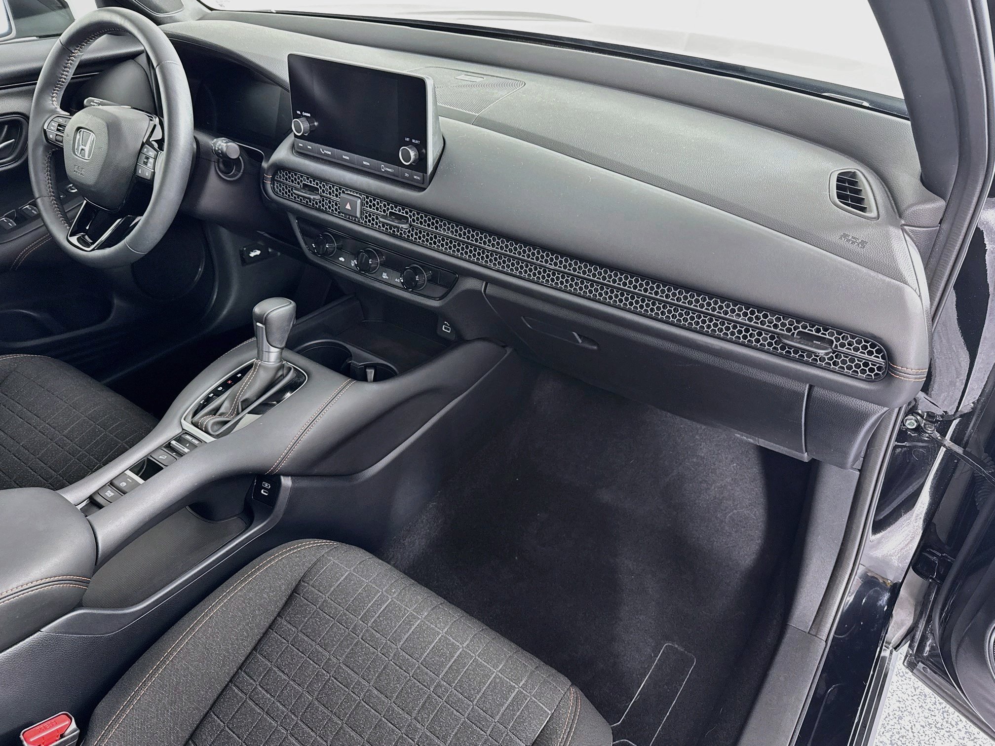 Certified 2024 Honda HR-V Sport image 27
