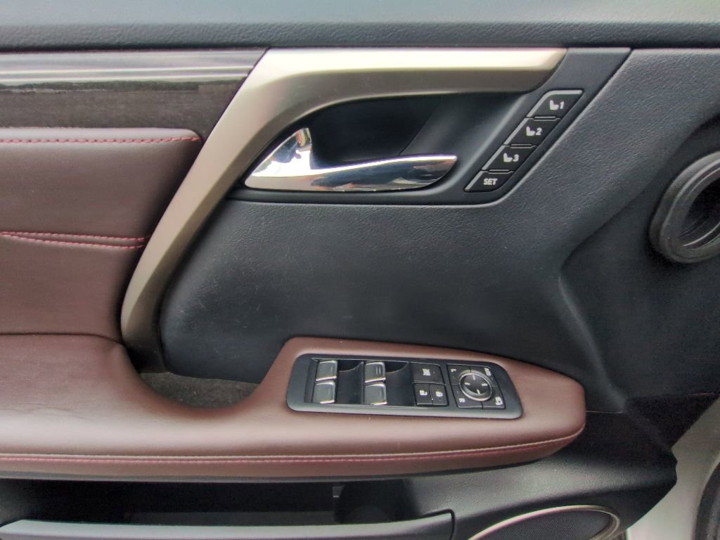 Used 2018 Lexus RX 350L Luxury w/ Accessory Package FWD image 14