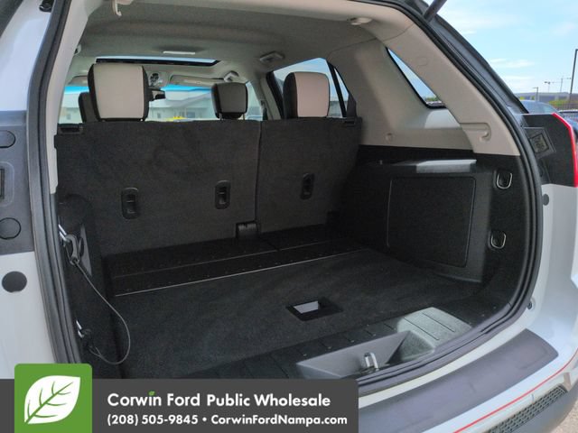 Used 2017 GMC Terrain SLT w/ Open Road Package AWD/4WD image 29