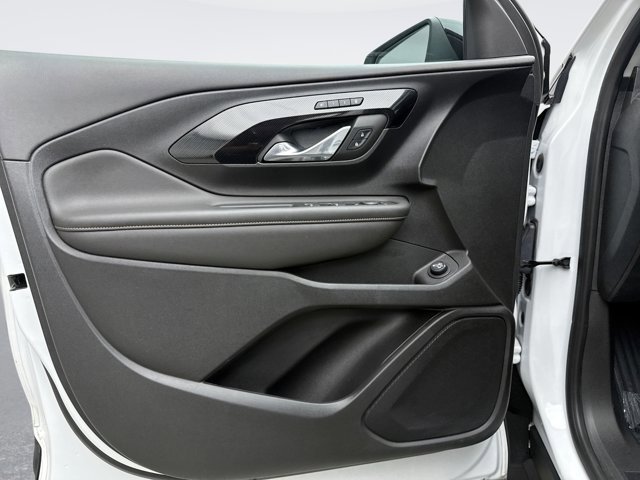 Used 2023 GMC Terrain AT4 w/ Tech Package AWD/4WD image 9