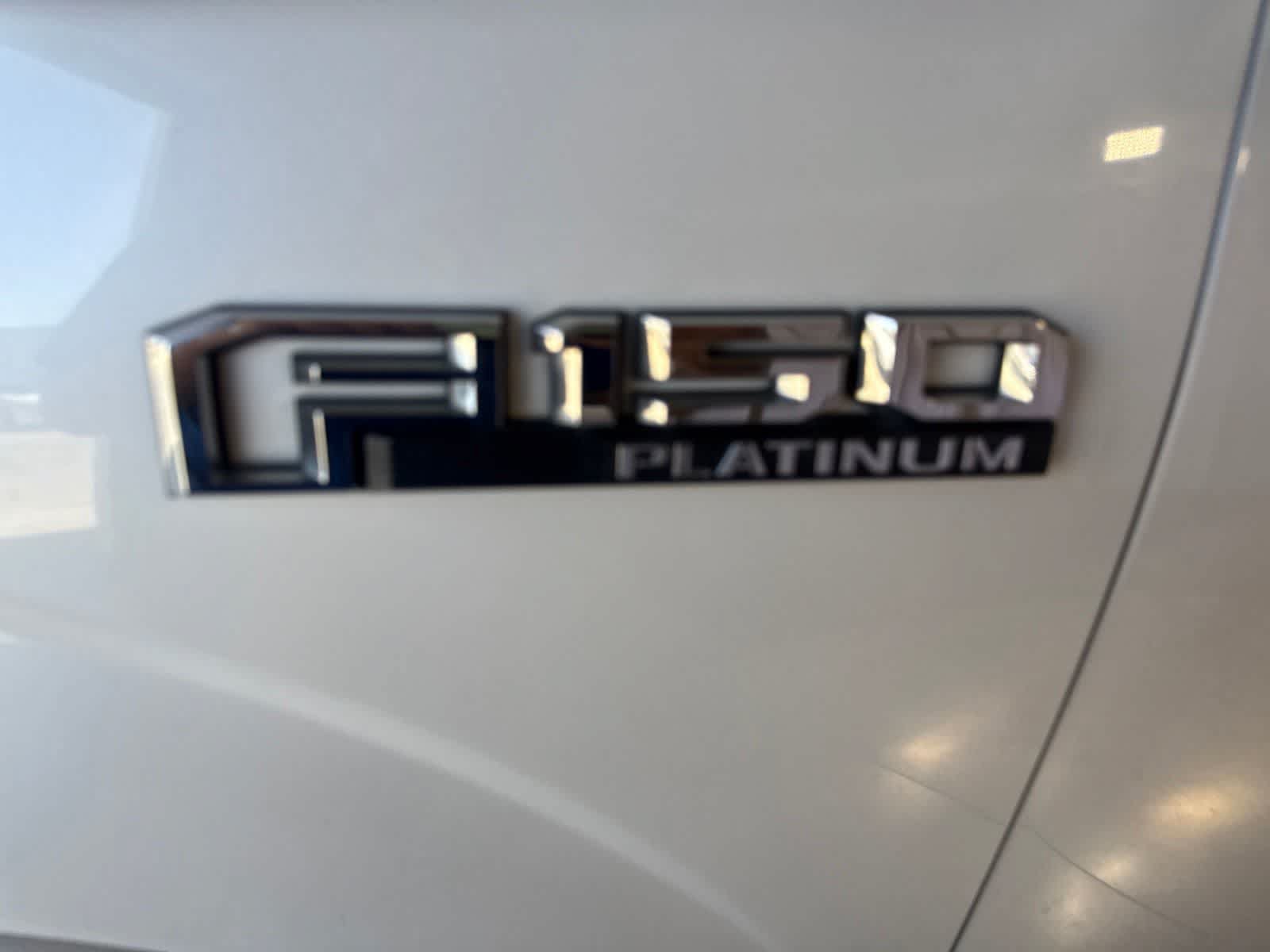 Used 2017 Ford F150 Platinum w/ Equipment Group 701A Luxury AWD/4WD image 8
