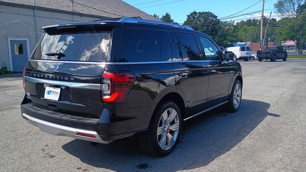 Used 2023 Ford Expedition Platinum AWD/4WD image 7