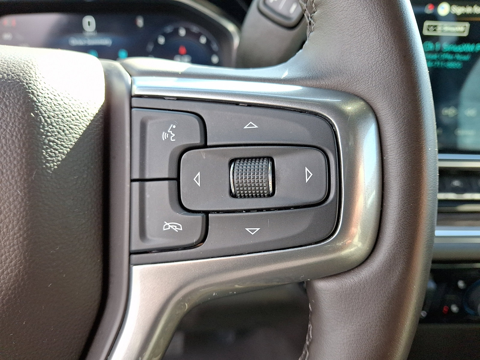 Certified 2025 Chevrolet Silverado 1500 LT image 24