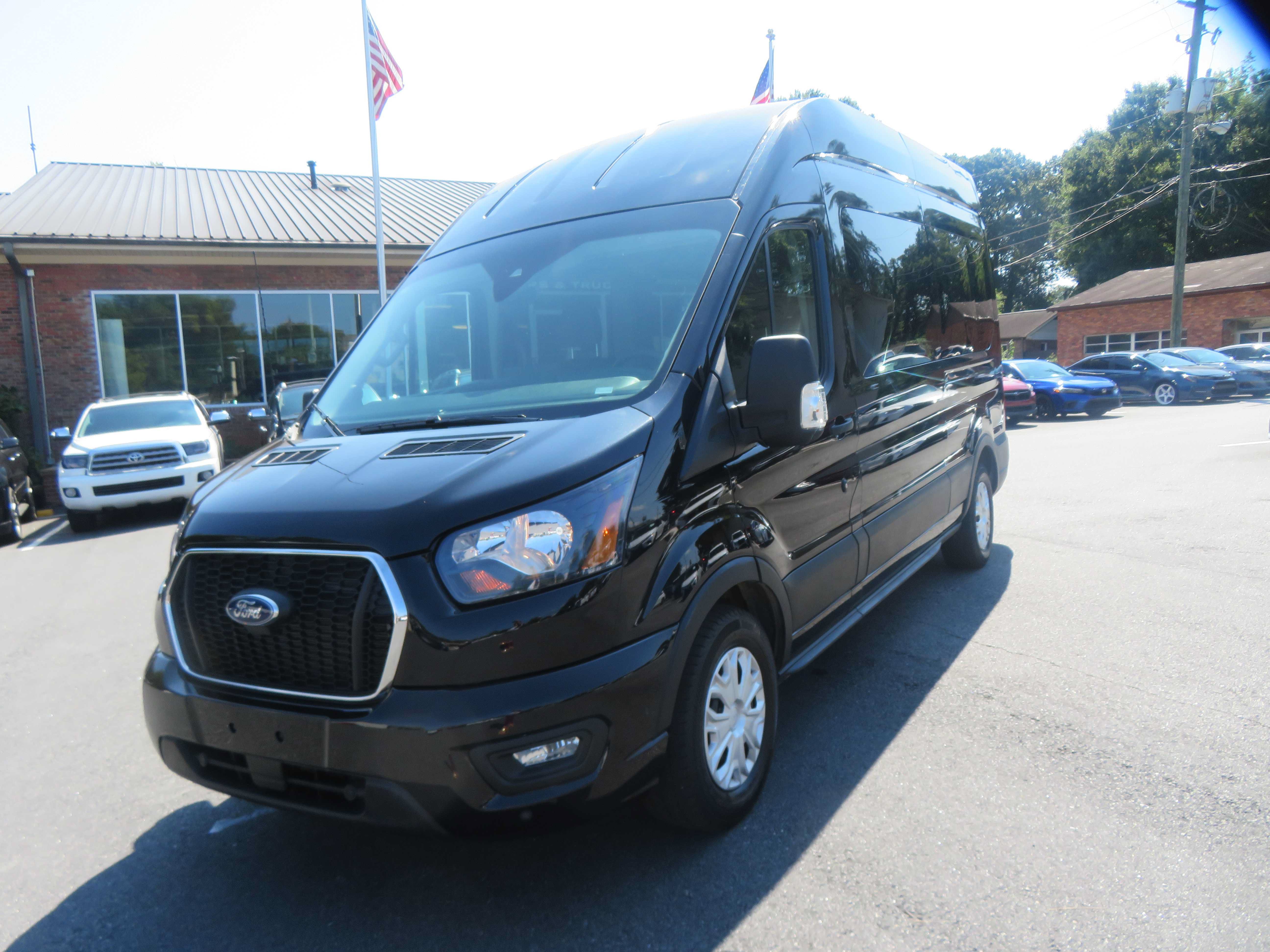 Used 2025 Ford Transit 350 XLT RWD image 76