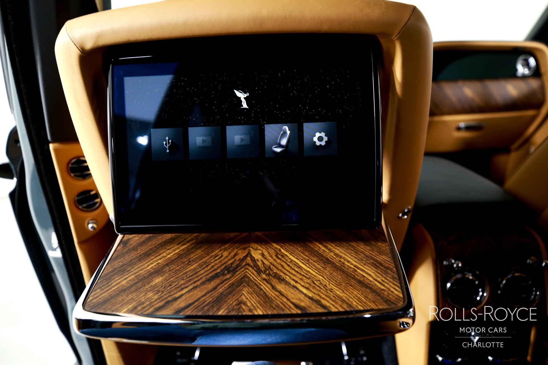 Used 2025 Rolls-Royce Cullinan image 20