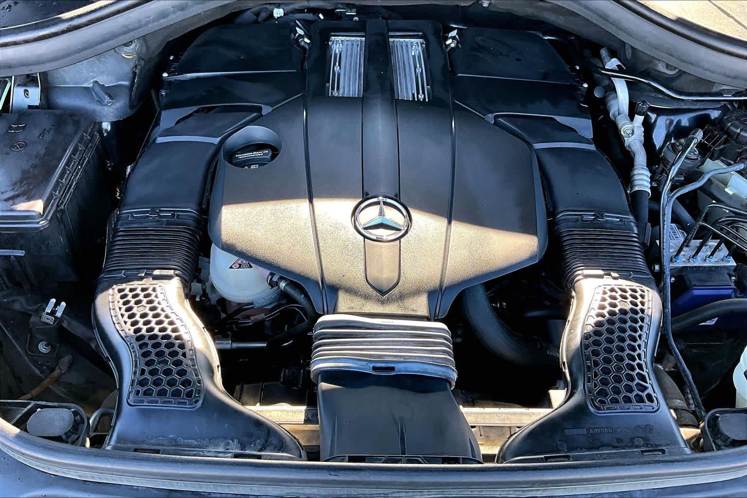 Used 2018 Mercedes-Benz GLS 450 4MATIC image 33