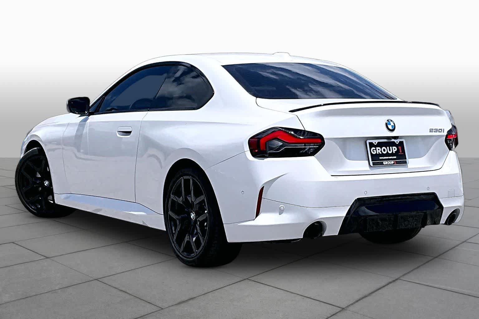 Used 2025 BMW 230i Coupe w/ M Sport Package RWD image 11