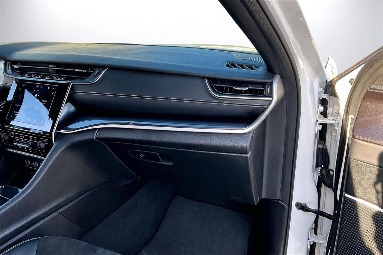 Certified 2022 Jeep Grand Cherokee L Laredo image 19