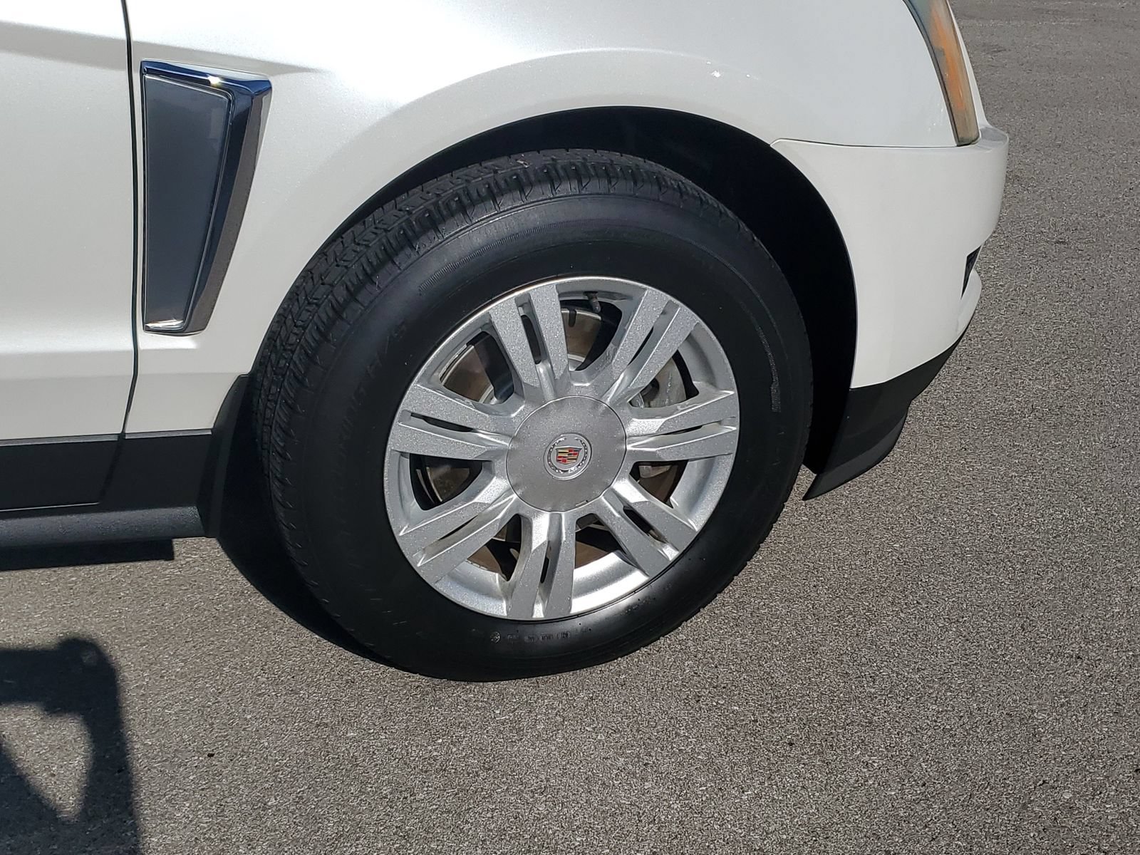 Used 2015 Cadillac SRX FWD image 6