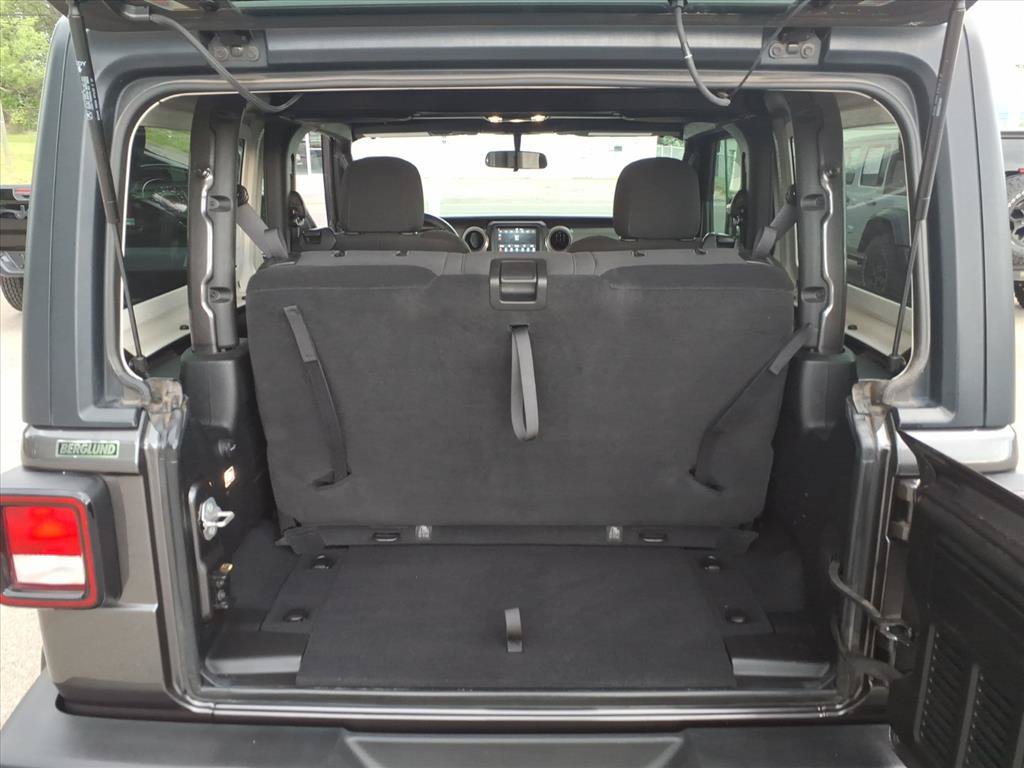 Used 2022 Jeep Wrangler Sport AWD/4WD image 14