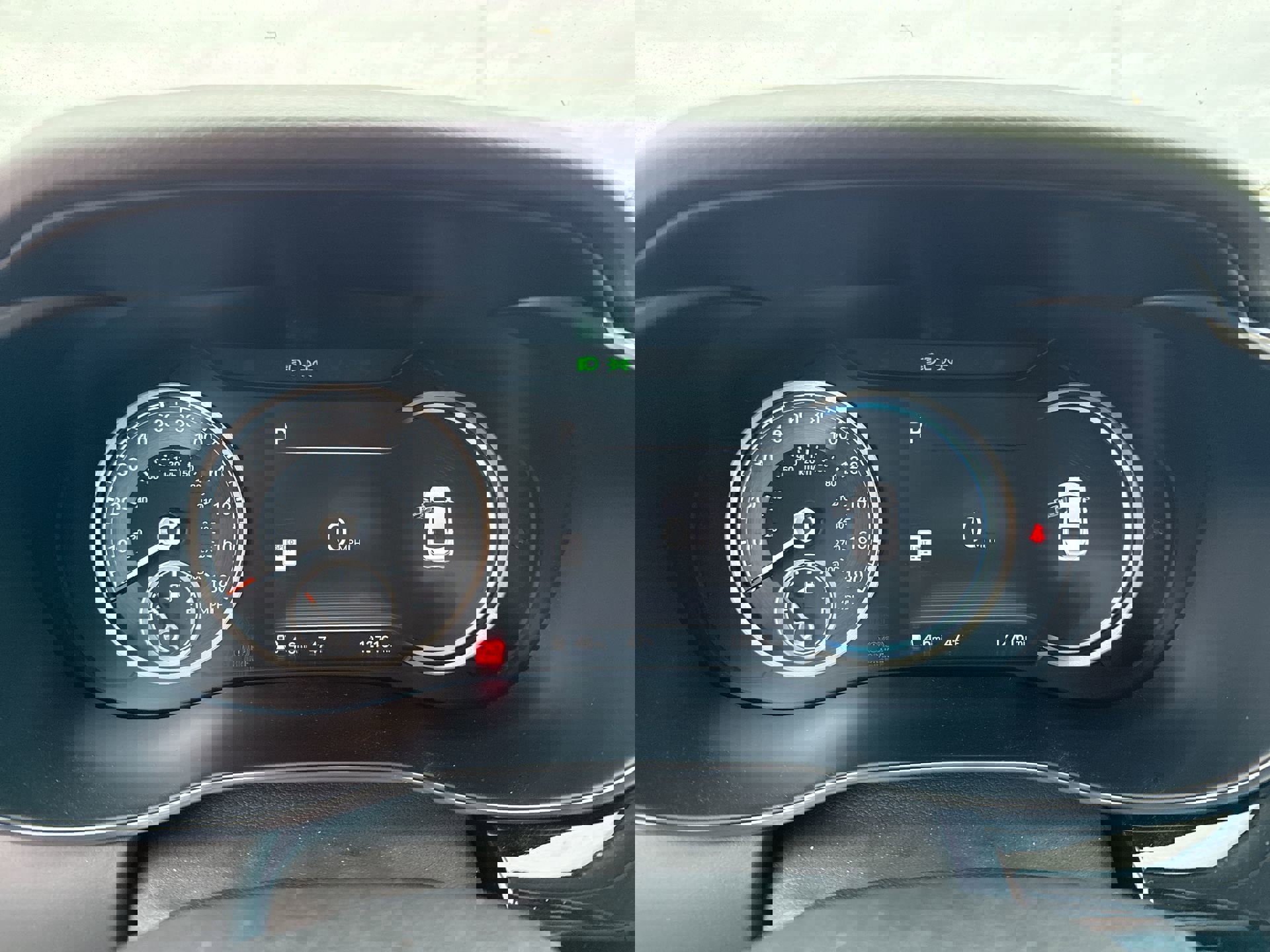 Used 2025 Genesis G70 2.5T image 10