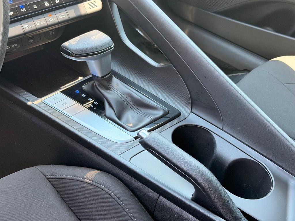 Used 2024 Hyundai Elantra SEL FWD image 17