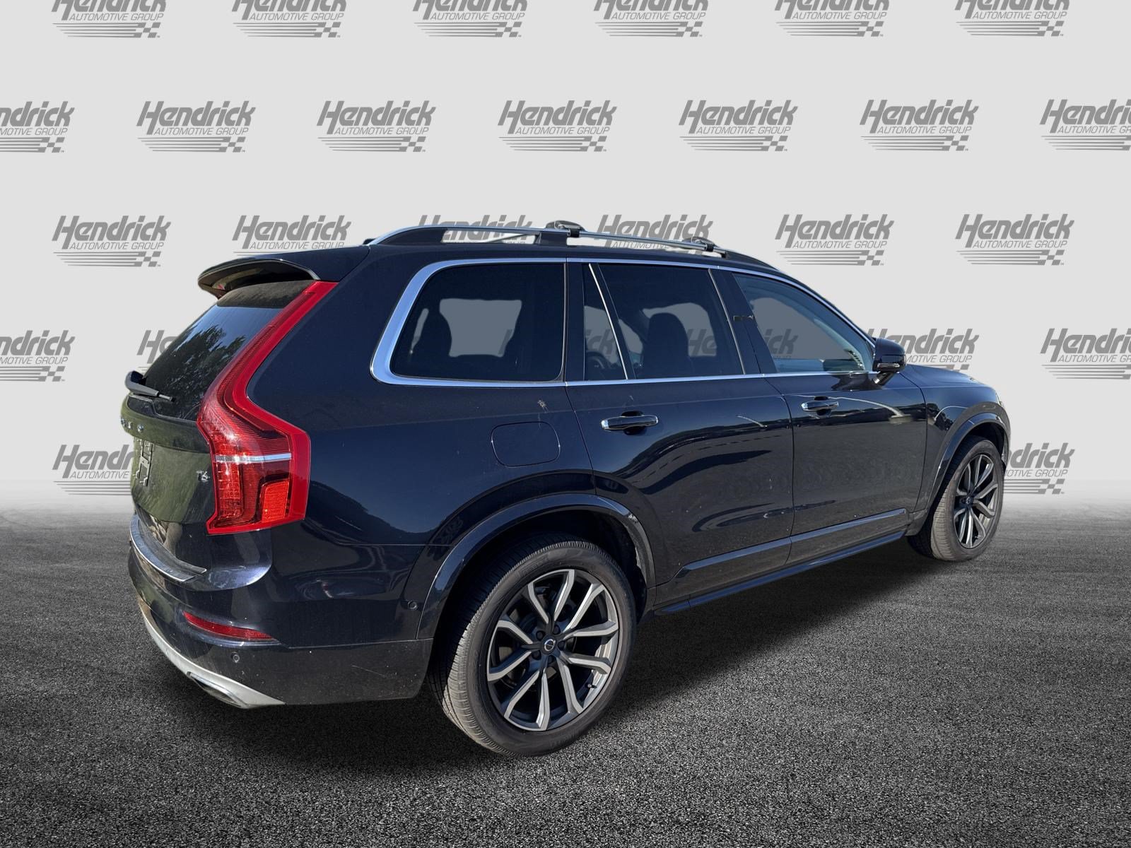 Used 2016 Volvo XC90 T6 Momentum w/ Momentum Plus Package AWD/4WD image 10