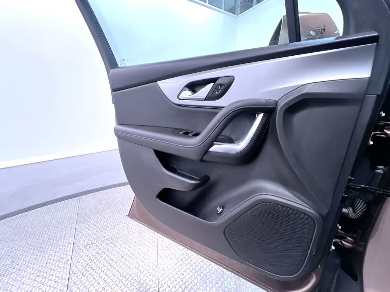 Used 2019 Chevrolet Blazer LT FWD image 31