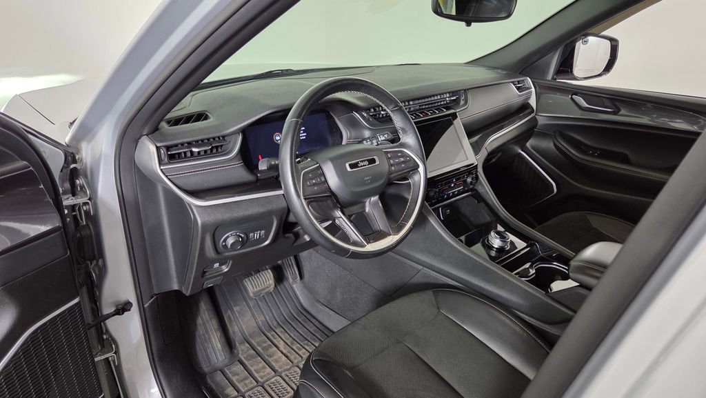 Used 2022 Jeep Grand Cherokee L Altitude image 15